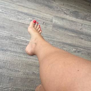 Karin Klemp feet photo thumbnail