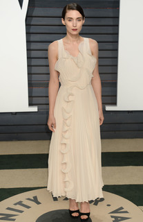 Rooney Mara feet photo thumbnail