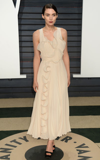 Rooney Mara feet photo thumbnail