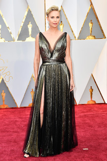 Charlize Theron feet photo thumbnail