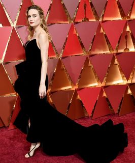 Brie Larson feet photo thumbnail
