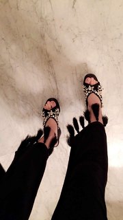 Zoey Deutch feet photo thumbnail