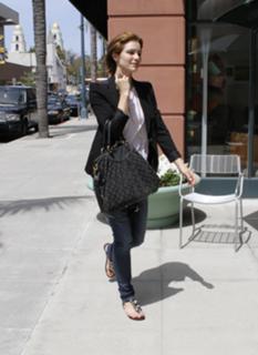 Katharine McPhee feet photo thumbnail
