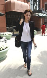 Katharine McPhee feet photo thumbnail
