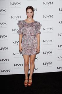 Katharine McPhee feet photo thumbnail