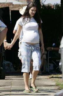 Katharine McPhee feet photo thumbnail