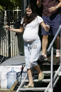 Katharine McPhee feet photo thumbnail