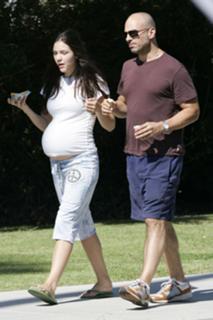 Katharine McPhee feet photo thumbnail