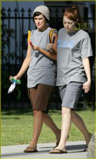 Emma Stone feet photo thumbnail