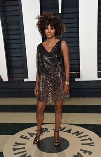 Halle Berry feet photo thumbnail