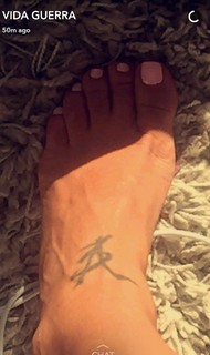 Vida Guerra feet photo thumbnail