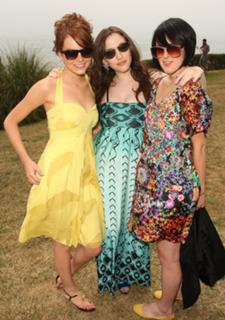 Emma Stone feet photo thumbnail