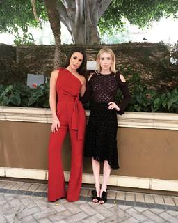 Emma Roberts feet photo thumbnail