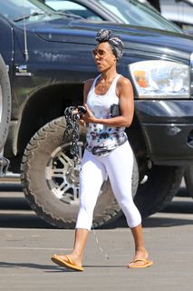 Jada Pinkett Smith feet photo thumbnail