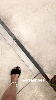 Bruna Marquezine feet photo thumbnail