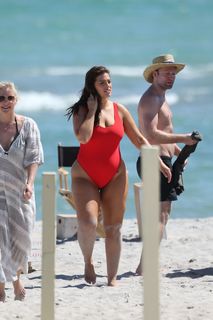 Ashley Graham feet photo thumbnail