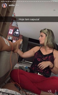 Anitta feet photo thumbnail
