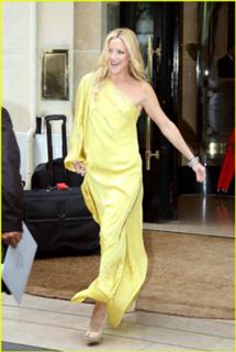 Kate Hudson feet photo thumbnail