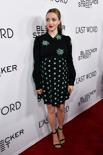 Amanda Seyfried feet photo thumbnail