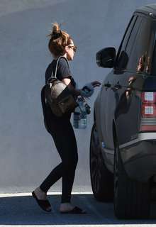 Ashley Tisdale feet photo thumbnail