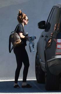 Ashley Tisdale feet photo thumbnail