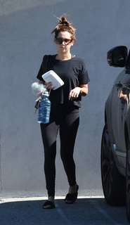 Ashley Tisdale feet photo thumbnail