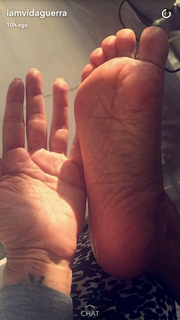 Vida Guerra feet photo thumbnail