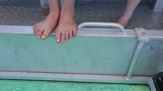 Karlie Kloss feet photo thumbnail