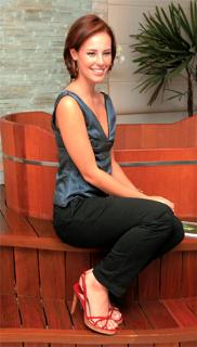Paolla Oliveira feet photo thumbnail