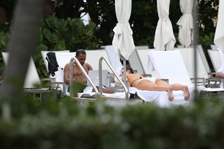 Ashley Graham feet photo thumbnail