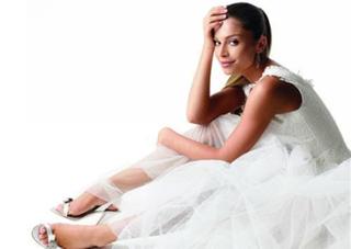 Grazi Massafera feet photo thumbnail
