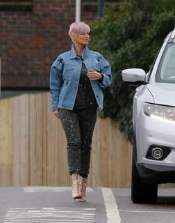 Kerry Katona feet photo thumbnail