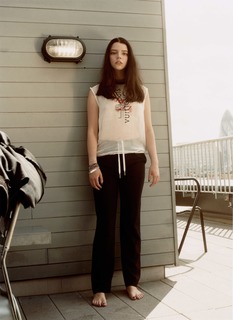 Anya Taylor-Joy feet photo thumbnail