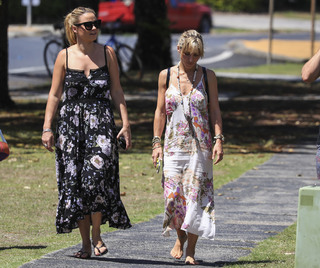 Elsa Pataky feet photo thumbnail