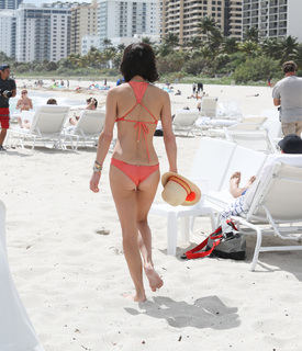 Bethenny Frankel feet photo thumbnail