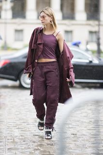Hailey Bieber feet photo thumbnail