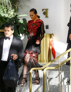 Chrissy Teigen feet photo thumbnail