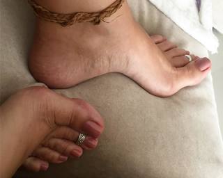 Karin Klemp feet photo thumbnail