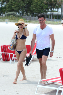 Bethenny Frankel feet photo thumbnail