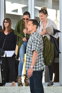 Chrissy Teigen feet photo thumbnail