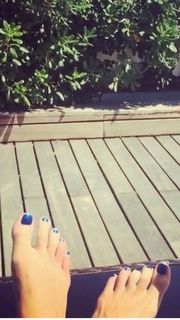 Wanda Nara feet photo thumbnail