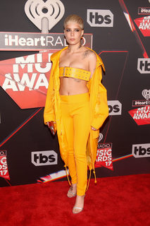 Halsey feet photo thumbnail
