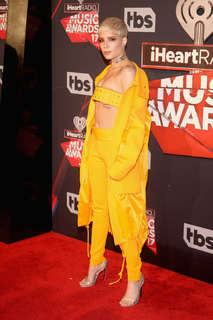 Halsey feet photo thumbnail