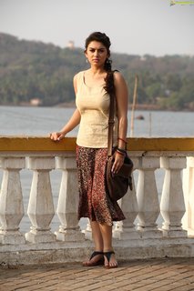 Hansika Motwani feet photo thumbnail