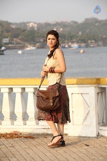 Hansika Motwani feet photo thumbnail