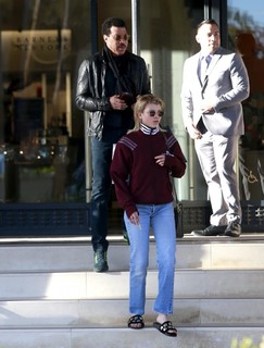 Sofia Richie feet photo thumbnail