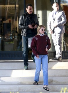 Sofia Richie feet photo thumbnail
