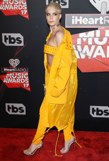 Halsey feet photo thumbnail