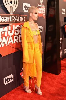 Halsey feet photo thumbnail