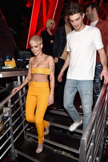 Halsey feet photo thumbnail